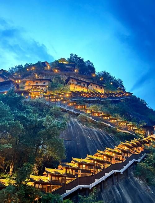 江西碳酸鈣客戶牽手銀星機(jī)械 選用圓形搖擺篩